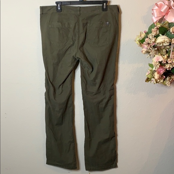 Women’s North Face Recreation Roll-Up Pants - Picture 5 of 8